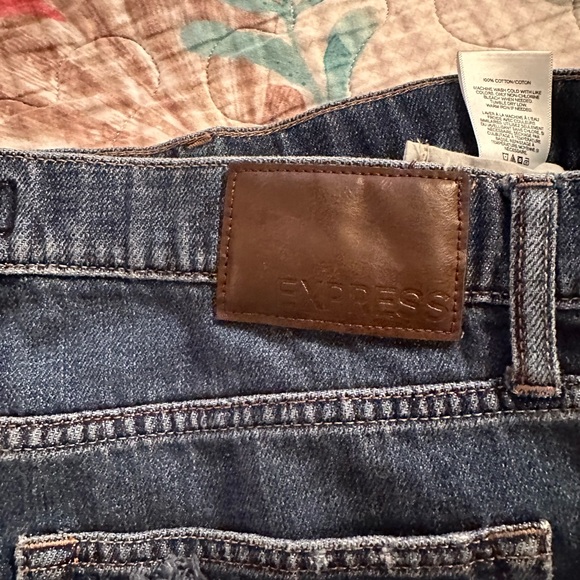 Express - Picture 5 of 8